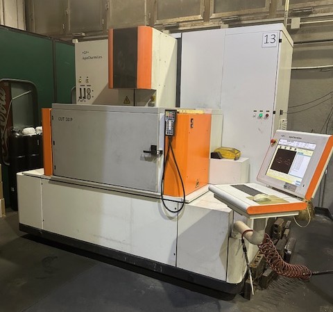 Machine d'électro-érosion par fil AGIE CHARMILLES CUT 30 P d'occasion