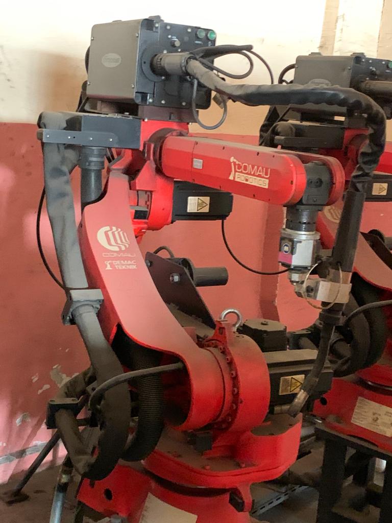Robot industriel Comau Faible nombre d'heures