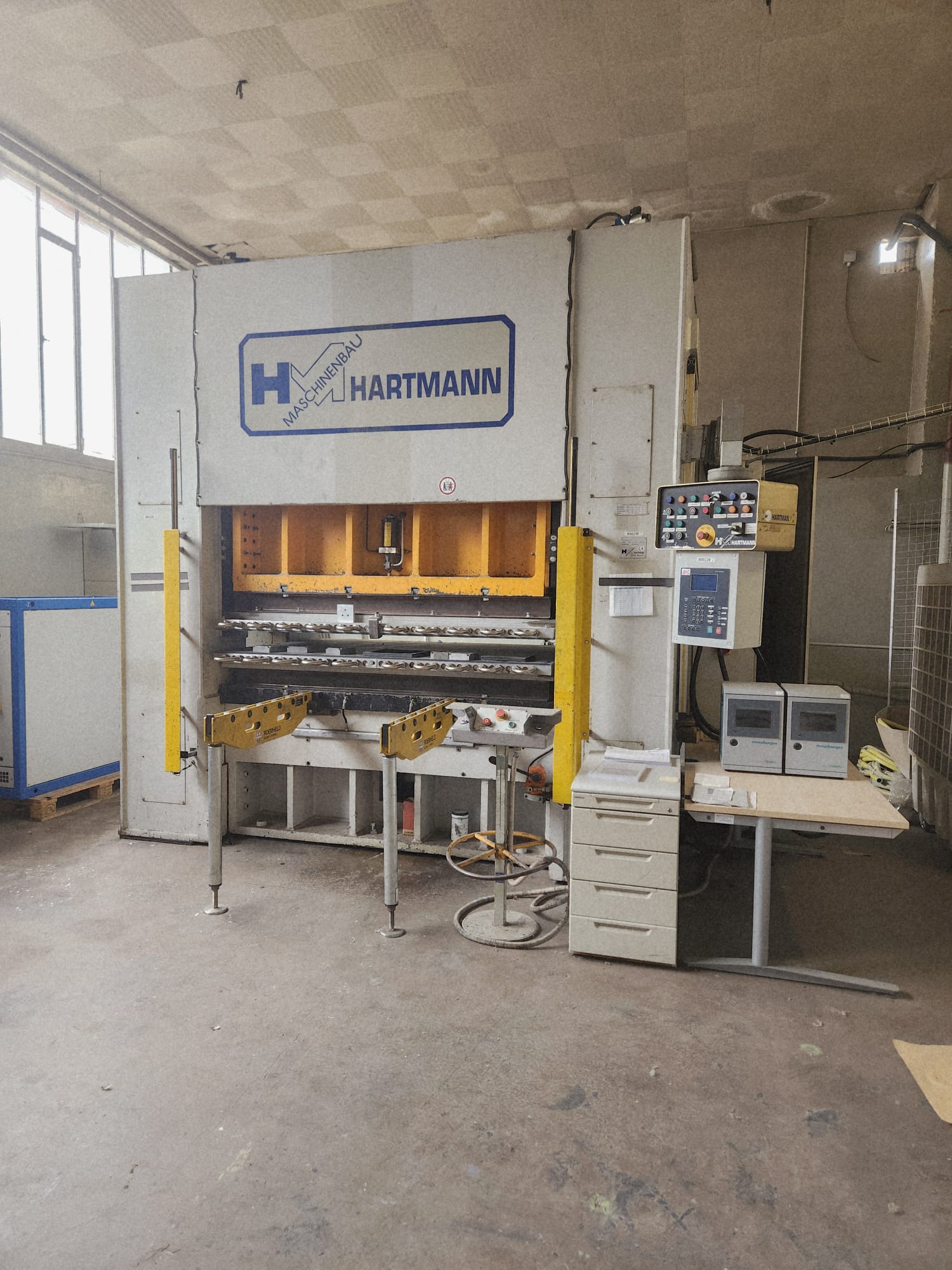 Presse plieuse Hartmann HDP 300