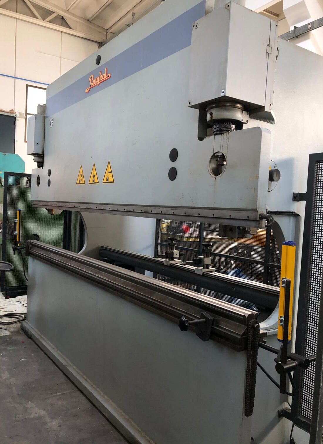 Presse plieuse Baykal APH 3100x120ton