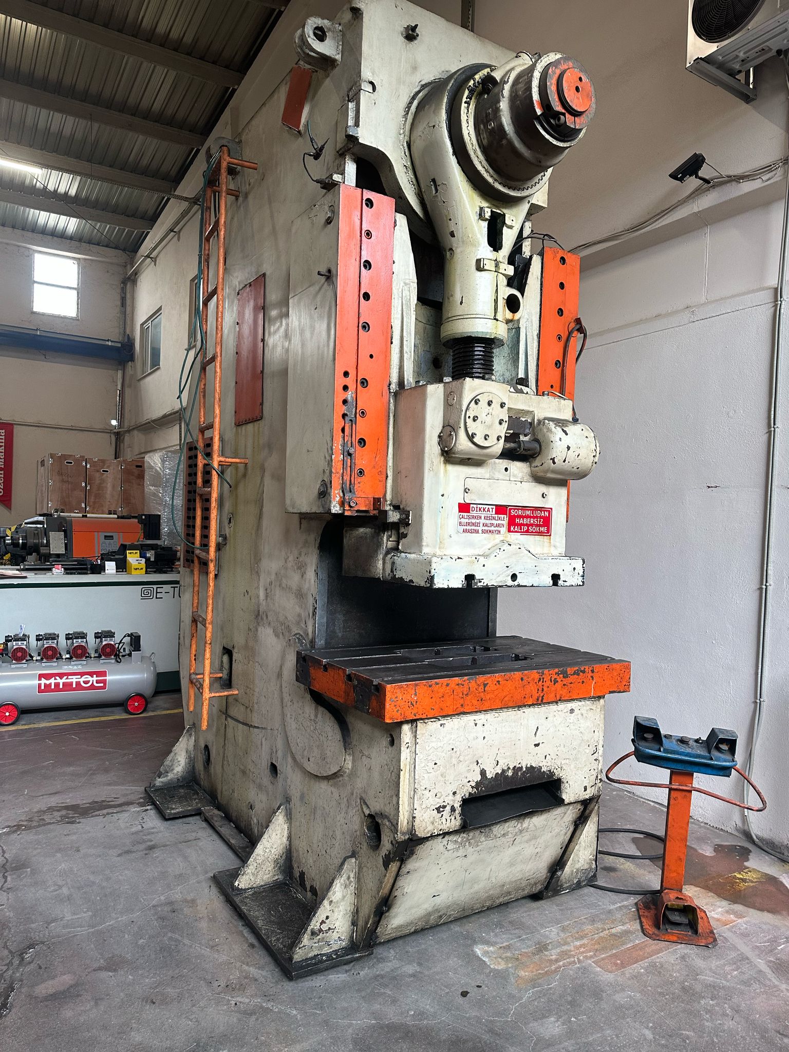 Presse excentrique Erfurt PE-400