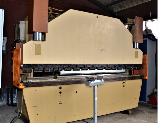 Presse plieuse BAYKAL APH 3100