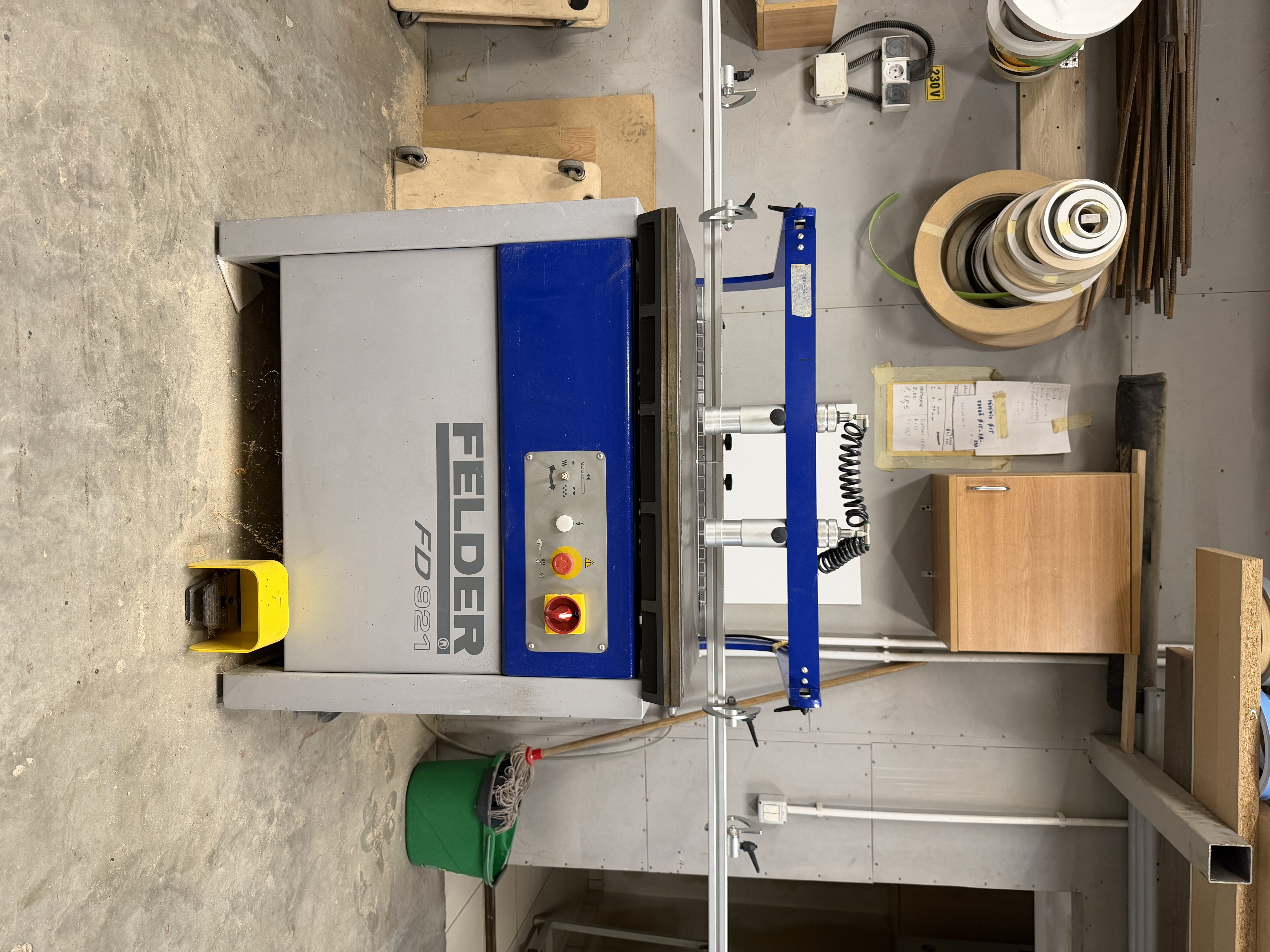 Machine de perçage et d’insertion de tourillons Felder FD921 Faible nombre d'heures