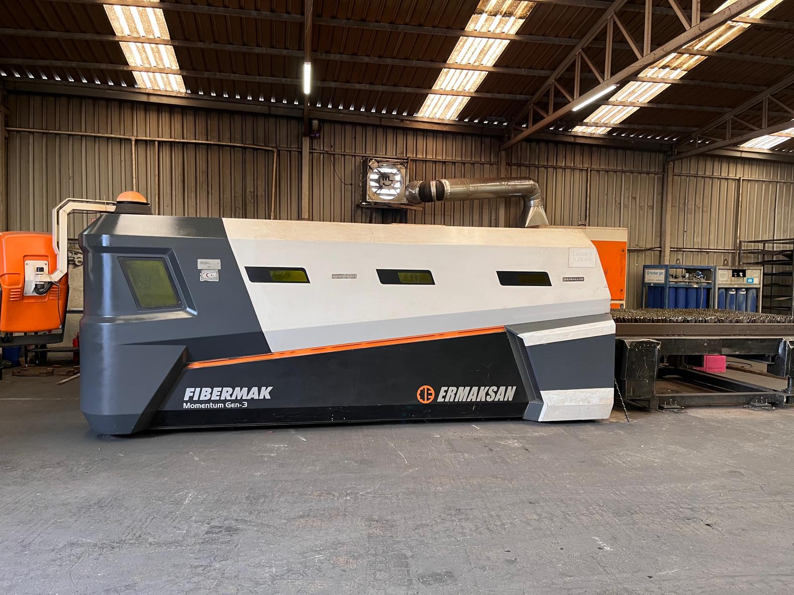 Machine de découpe laser Ermak Fibermak Momentum Gen 3