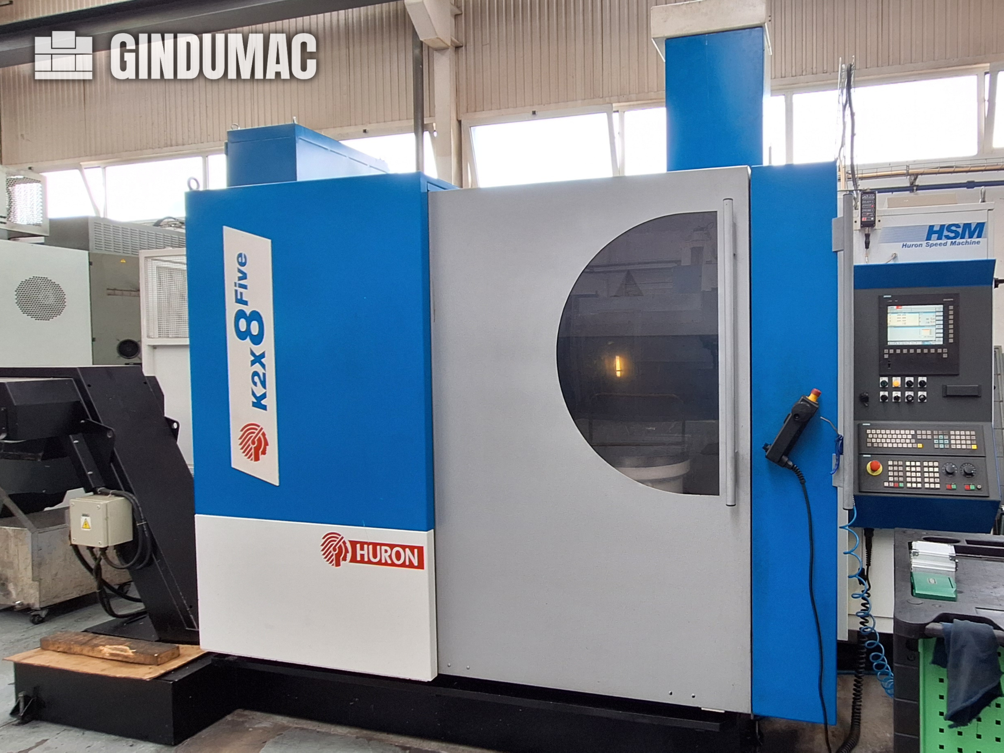 Centre d'usinage Huron K2X 8 Five 5 axes