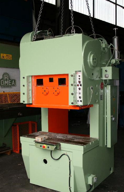 Machine de tôlerie AGOSTINO COLOMBO -
