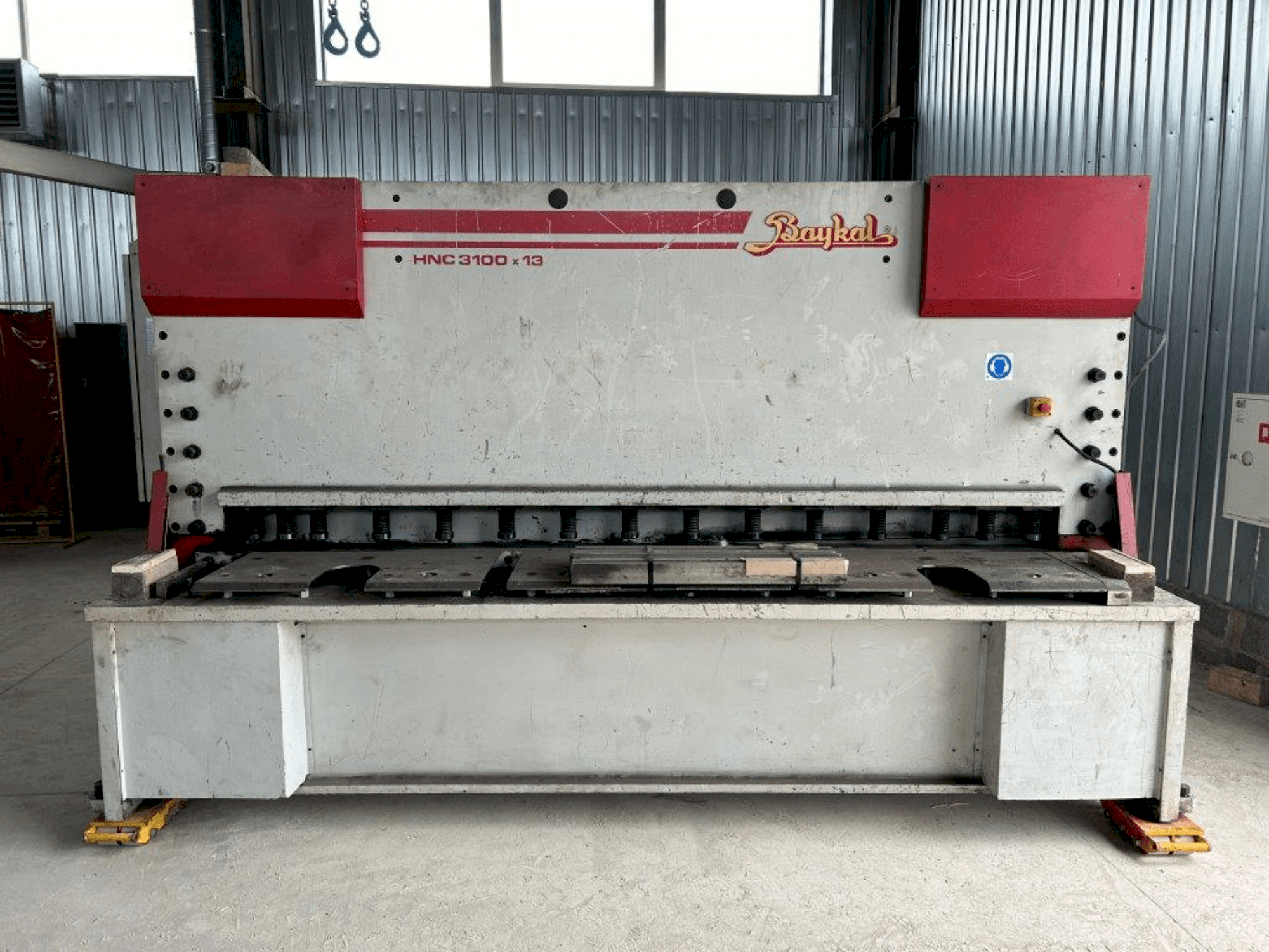 Cisaille guillotine hydraulique Baykal HNC 3100x13