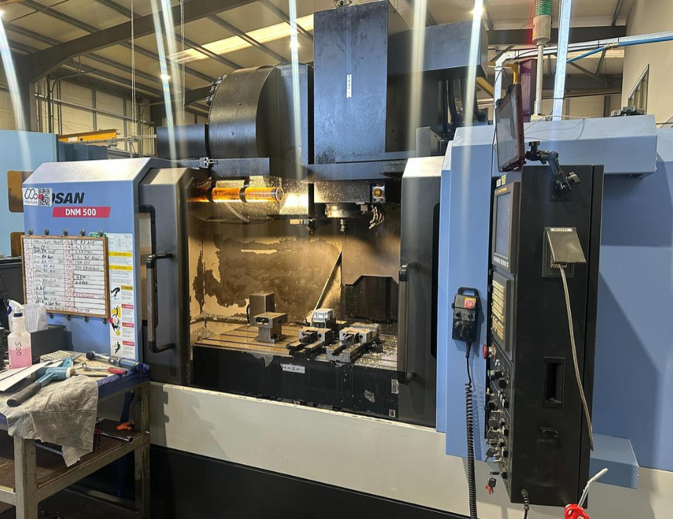 Centre d'usinage vertical DOOSAN DNM 500 d'occasion