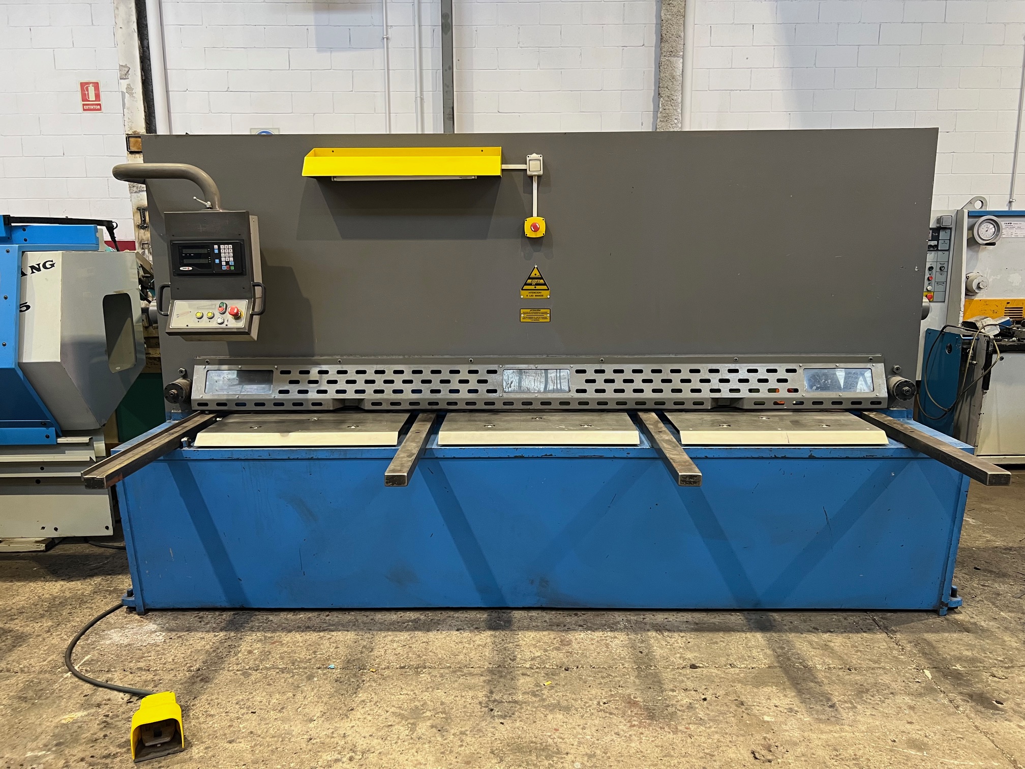 Cisaille guillotine hydraulique KORPLEG GHC 310