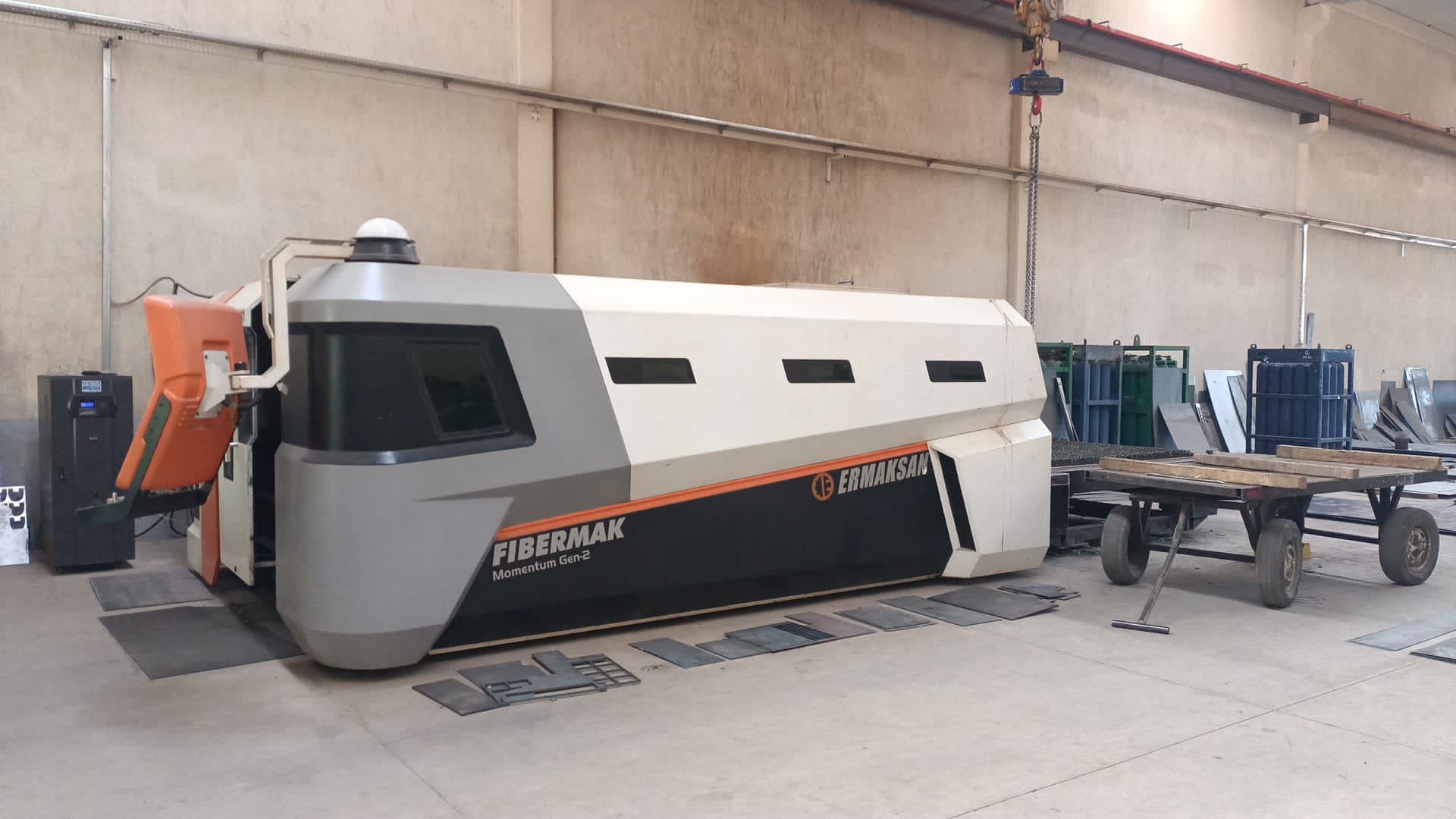 Machine de découpe laser Ermak Fibermak Momentum Gen-2