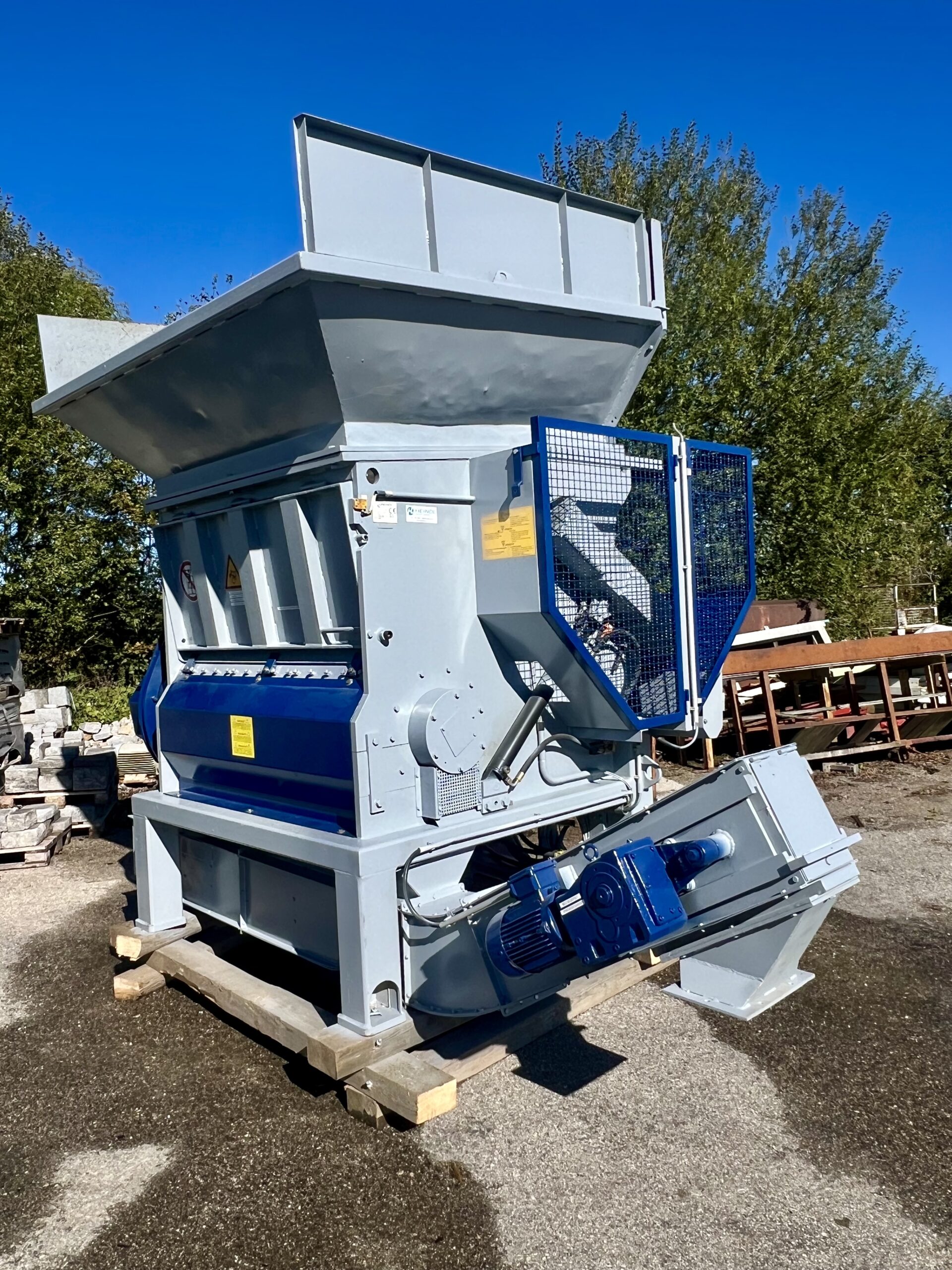 Machine de recyclage LINDNER VEGA 1500 entièrement révisée