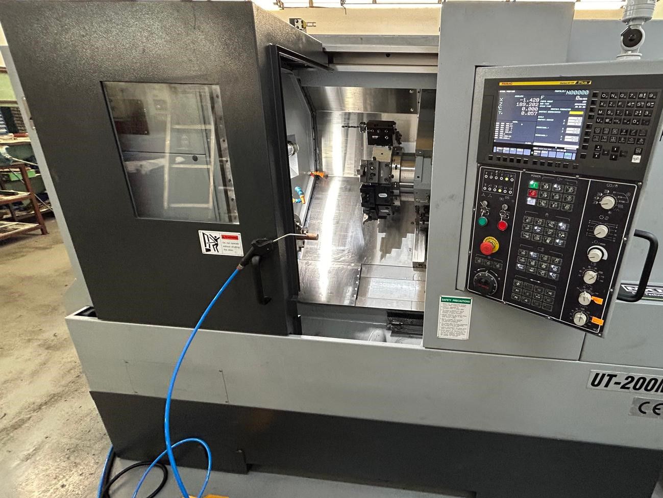 Tour motorisé cnc Accuway UT200M d'occasion