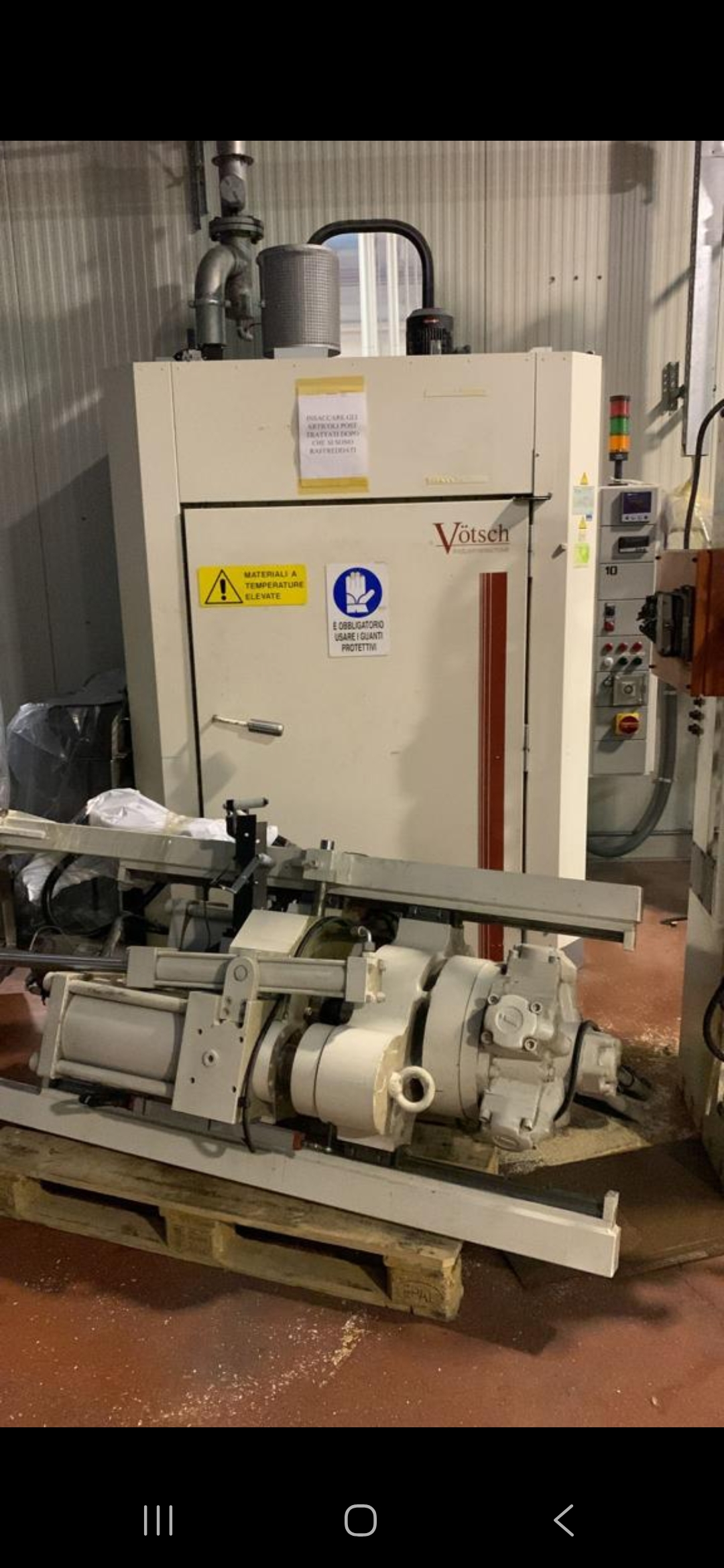 Machine pour le caoutchouc Votsch VU 100/150