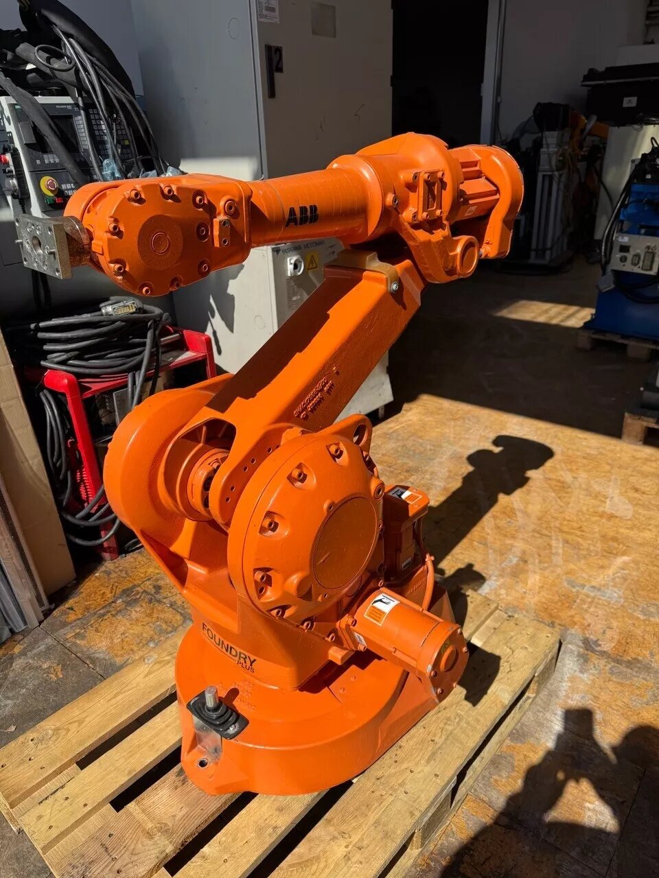 Robot ABB Robotics IRB 2400/16 IRC5 M2004, Fonderie - seulement mécanique