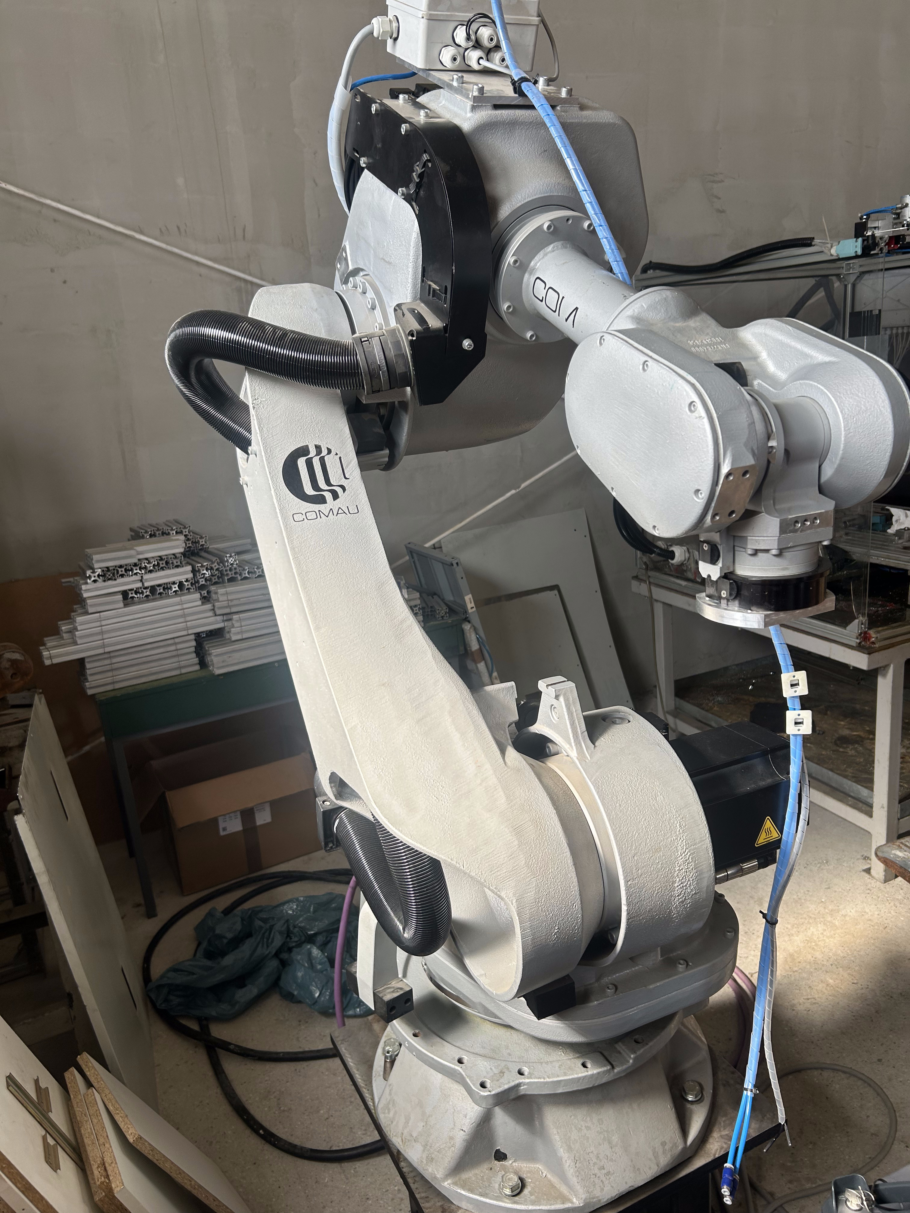 Robot industriel Comau NS 16 1.65