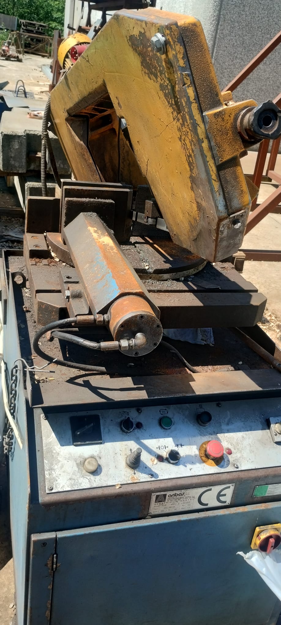 Scie à ruban pour métal Anbas ZAC 330 SA
