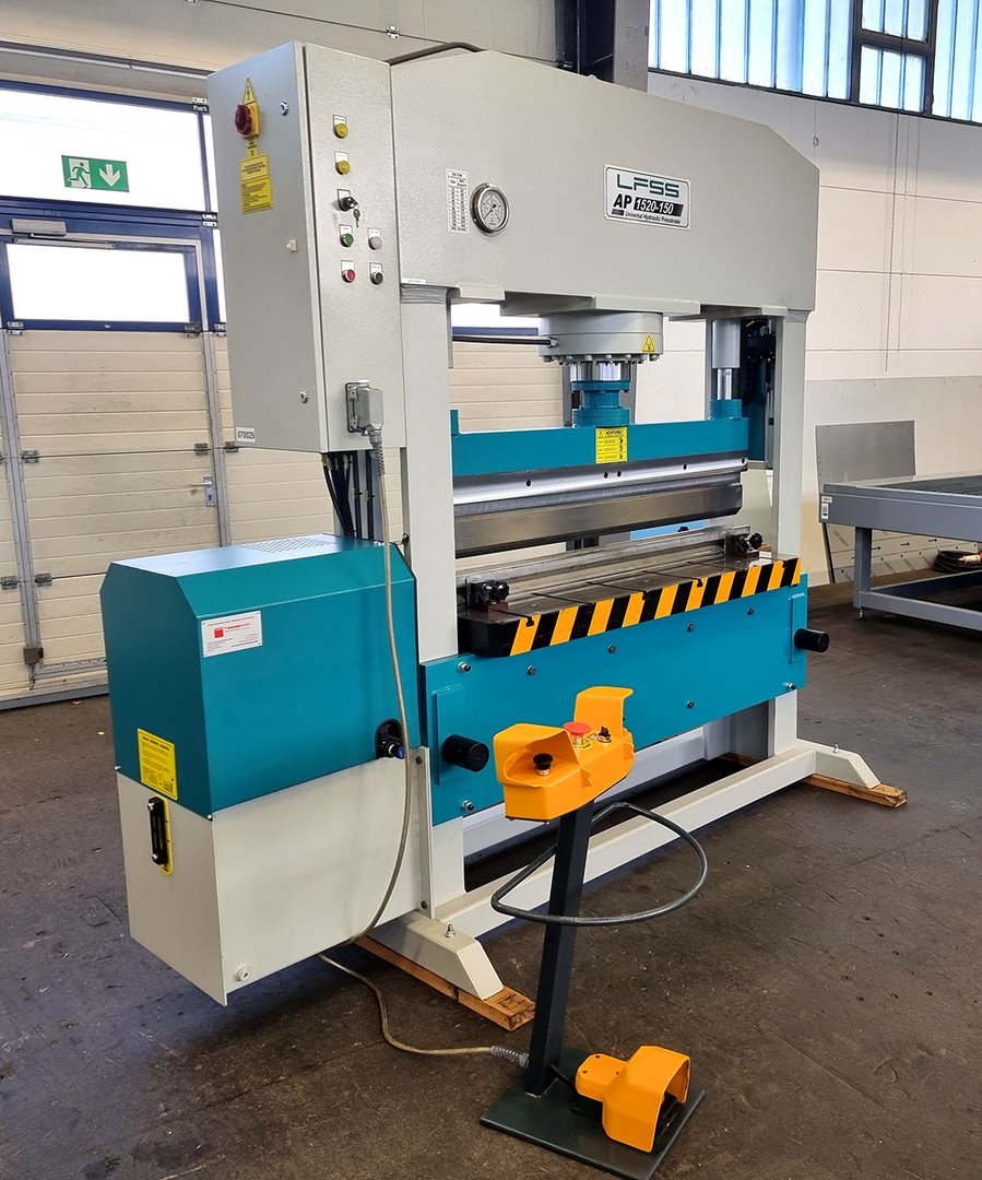 Presse hydraulique Hesse by LFSS AP 1520/150