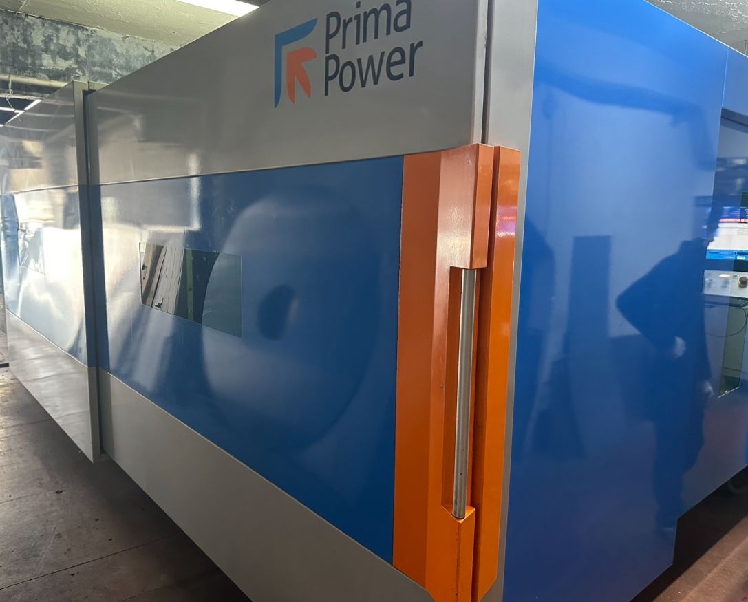 Machine de découpe laser Prima Power 6 KW Fiber