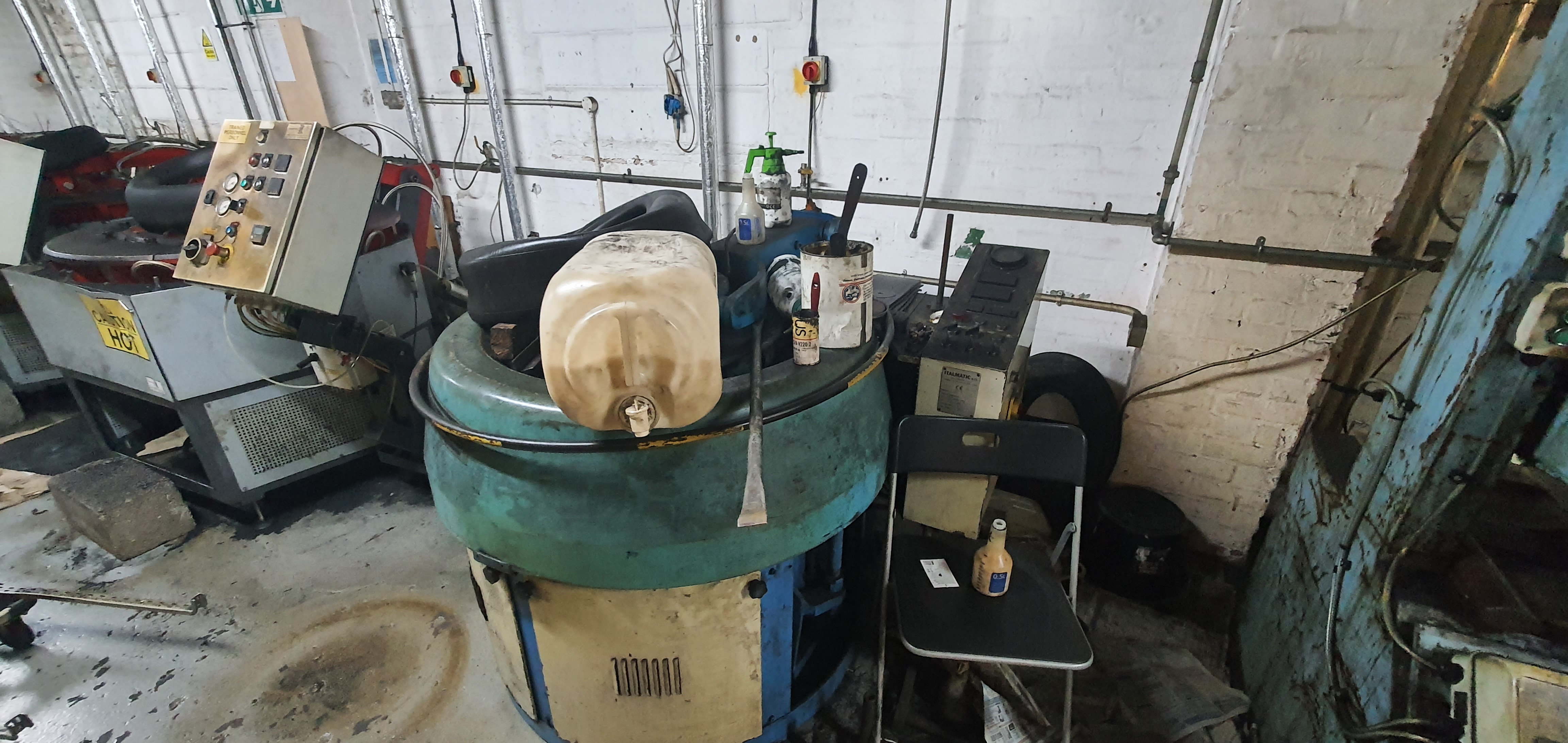 Presse à pneus hydraulique Italmatic VR2B à six segments