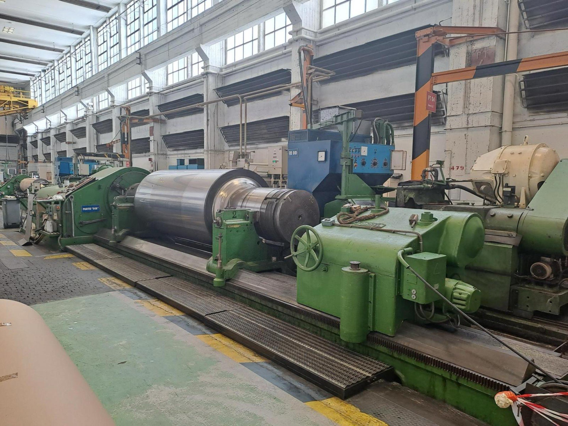 Rectifieuse cylindrique Farrel 60" x 24" Heavy Duty