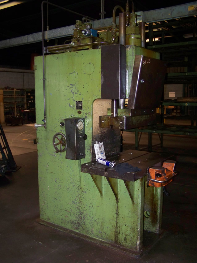 Presse hydraulique à col de cygne 40T MAE S40S